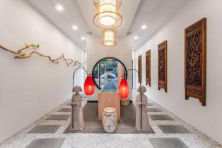 Kaili Zaiyi Homestay (Chuxiong Yi Ancient Town Bimo Square)