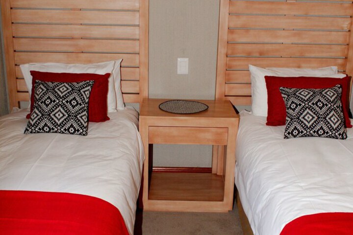 Room 3 of 62