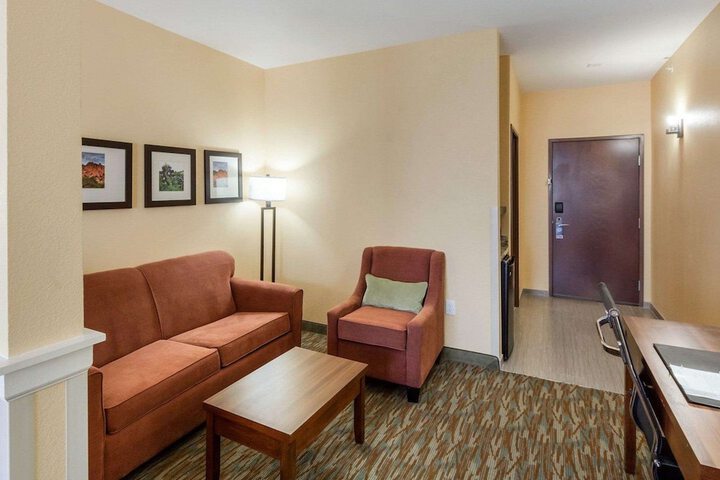 Room 11 of 34