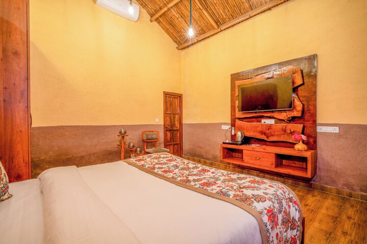 Room 10 of 93