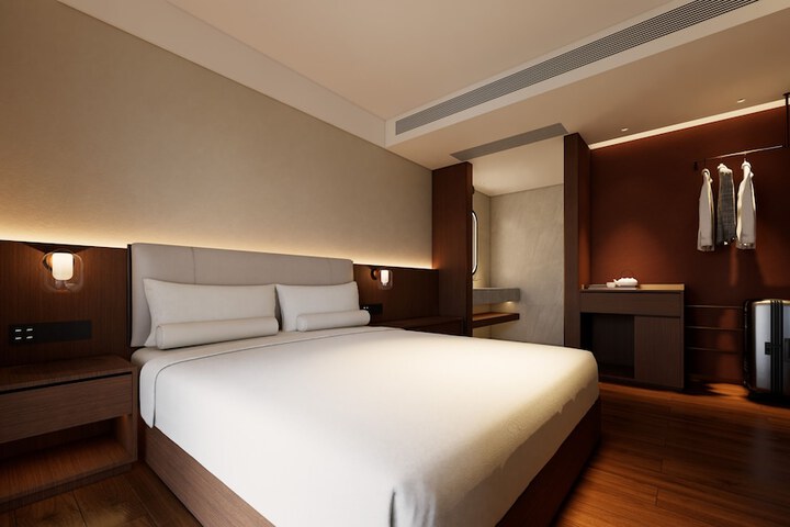 Room 10 of 12