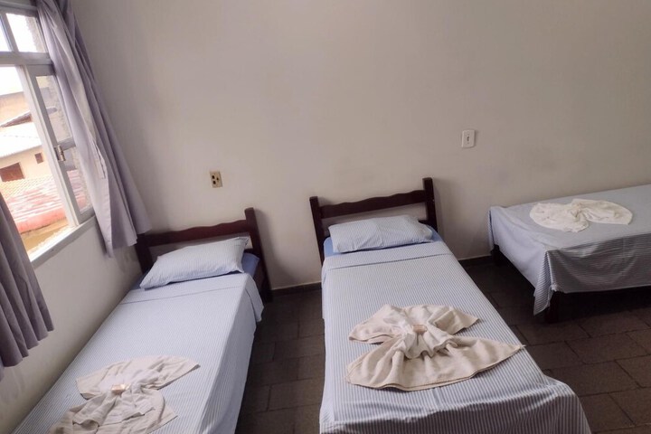 Room 32 of 64