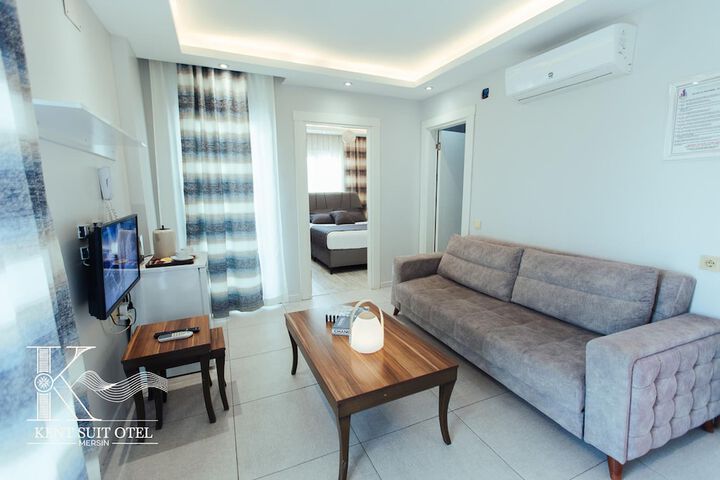 Room 12 of 37