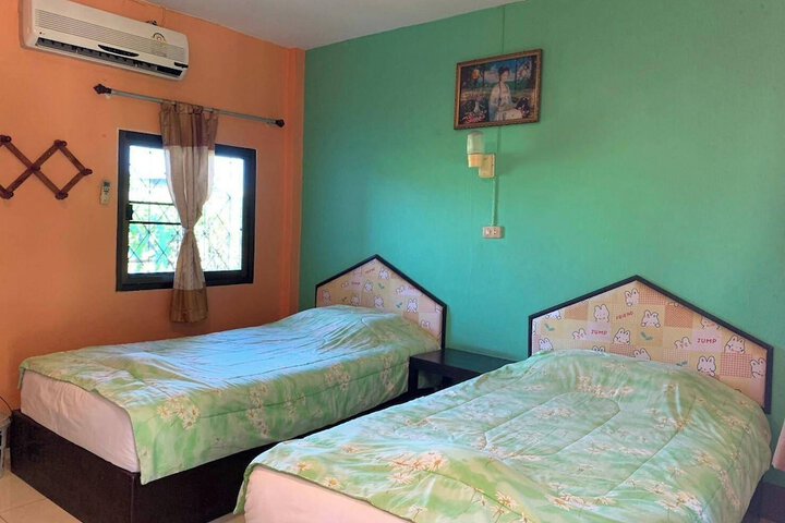 Room 10 of 24