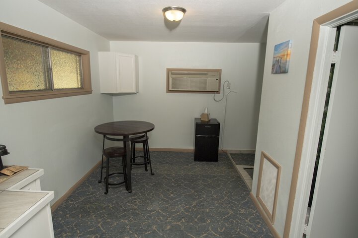 Room 33 of 154