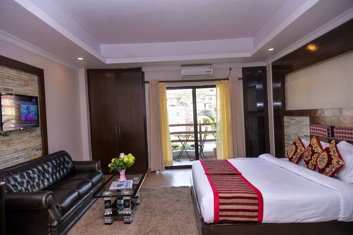 Room 27 of 63