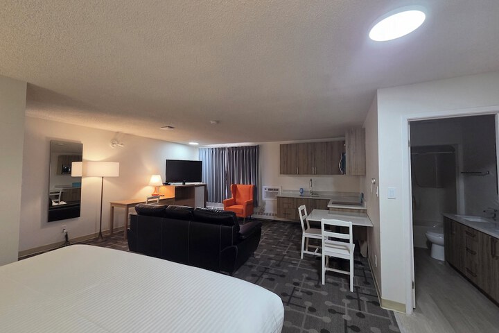 Room 42 of 75