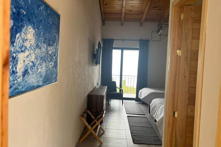 Room 4 of 22