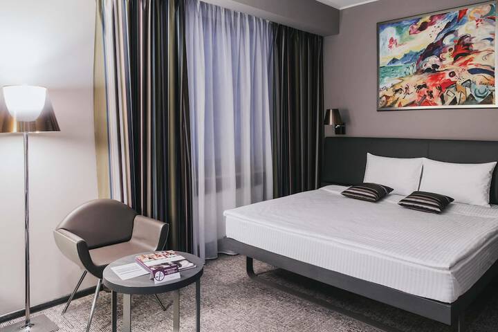 Room 14 of 99