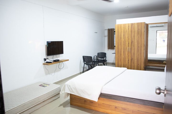Room 6 of 26