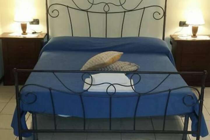Room 6 of 27