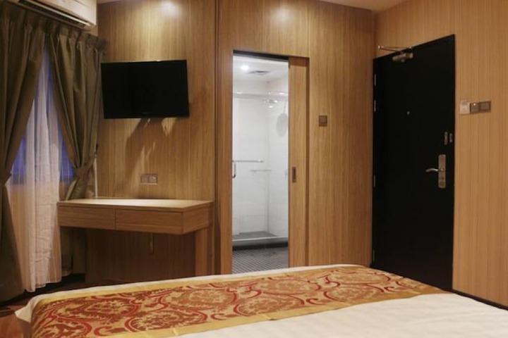 Room 18 of 45