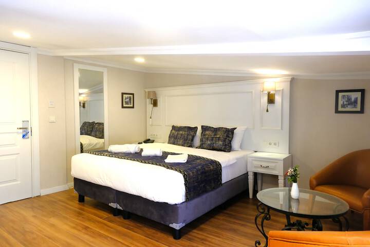 Room 5 of 36