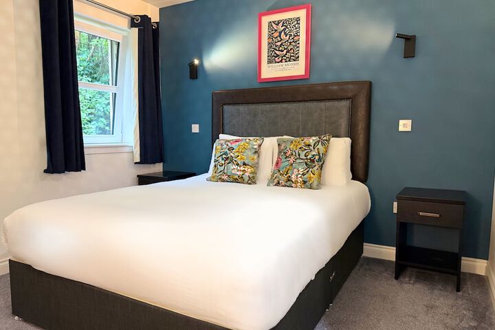 Room 13 of 27