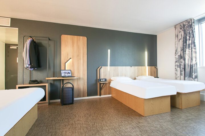 Room 8 of 46