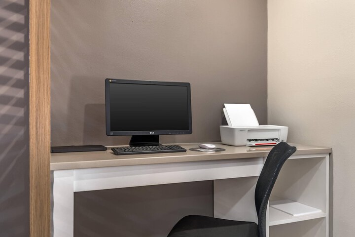 Business Center 42 of 43