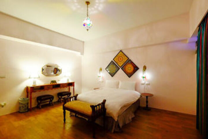 Room 7 of 19