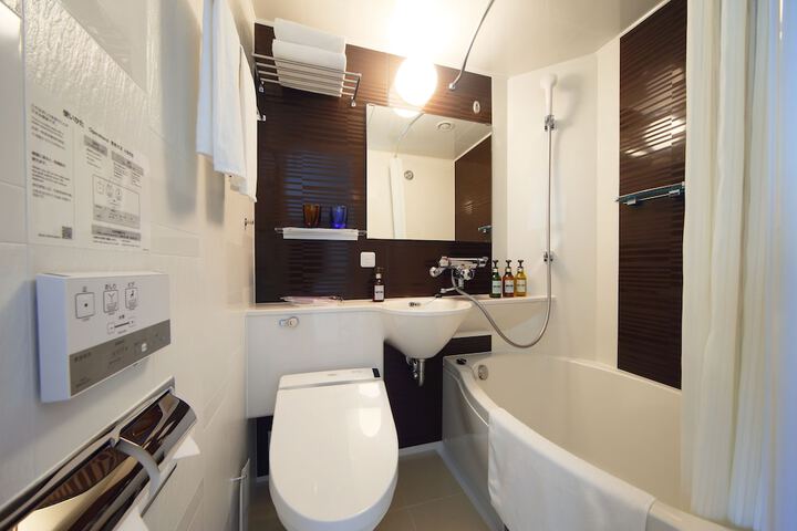 Room 15 of 43