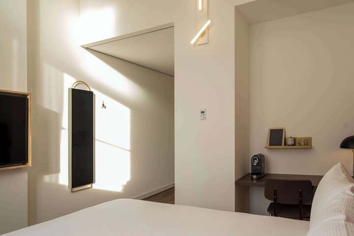 Room 15 of 82