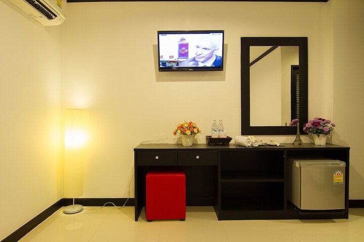 Room 27 of 43