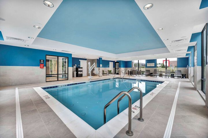 Pool Hotel