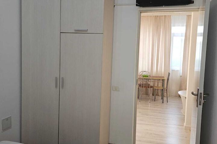 Room 50 of 230