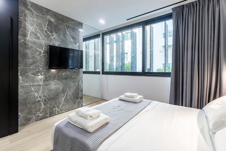 Room 65 of 182