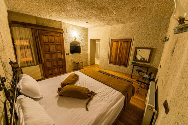 Room 18 of 179