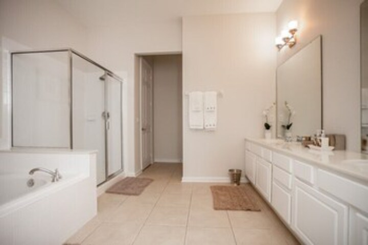 Room 10 of 92