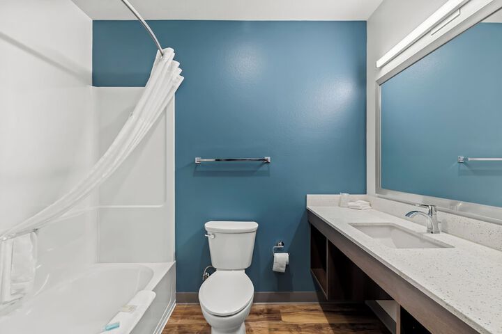 1 Queen Bed Suite (9 of 22)