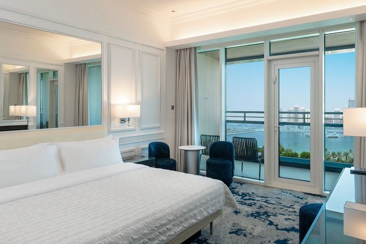 Room 21 of 102