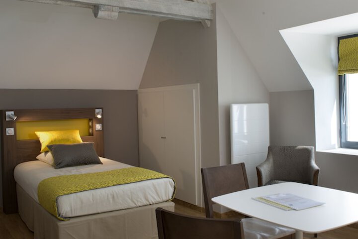 Room 2 of 21