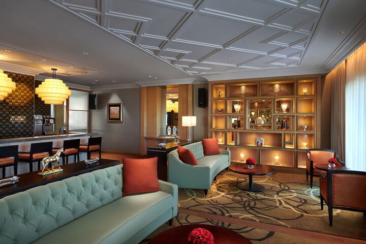 Lounge 47 of 48