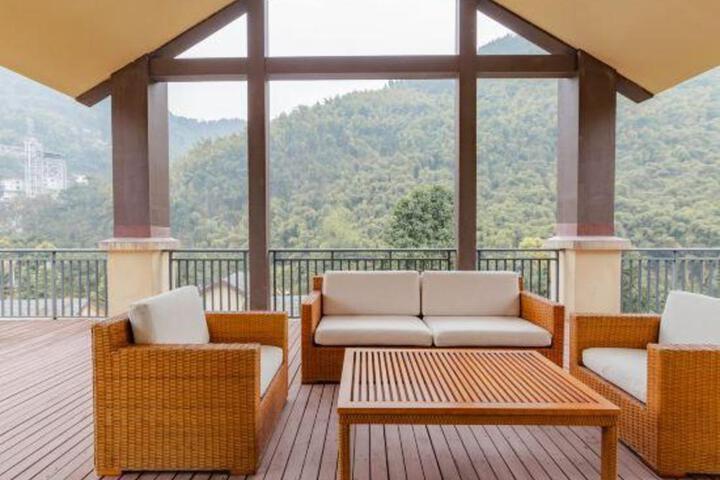 Tongjing River Hotel