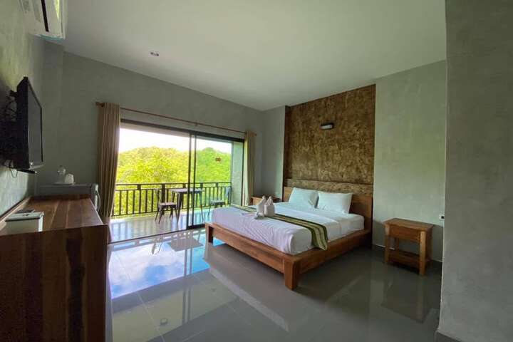 Room 7 of 42