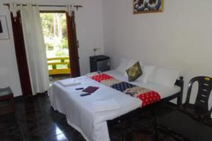 Room 6 of 19