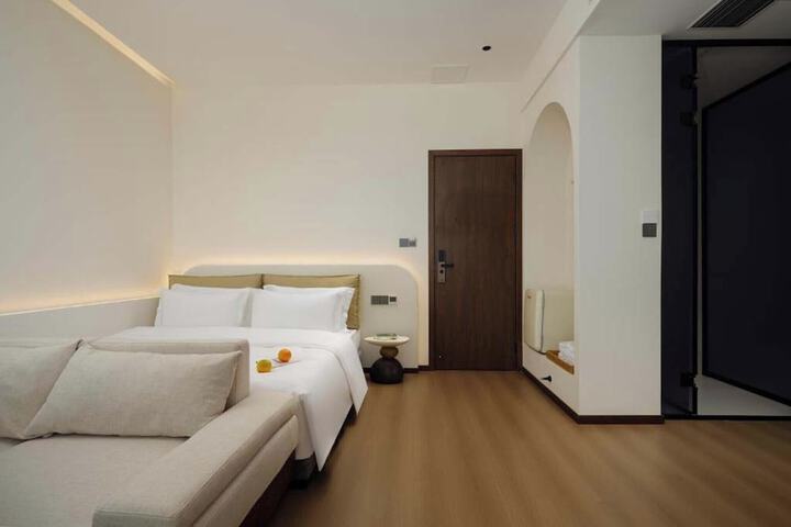 Room 4 of 56