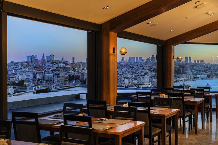 Dining 77 of 128