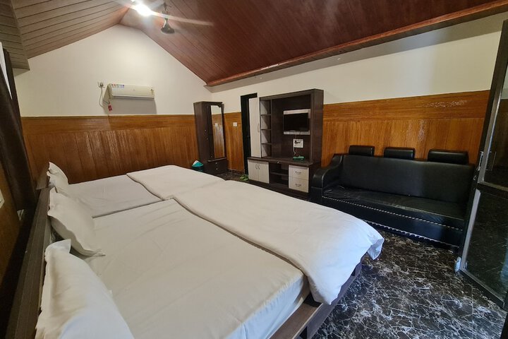 Room 14 of 66