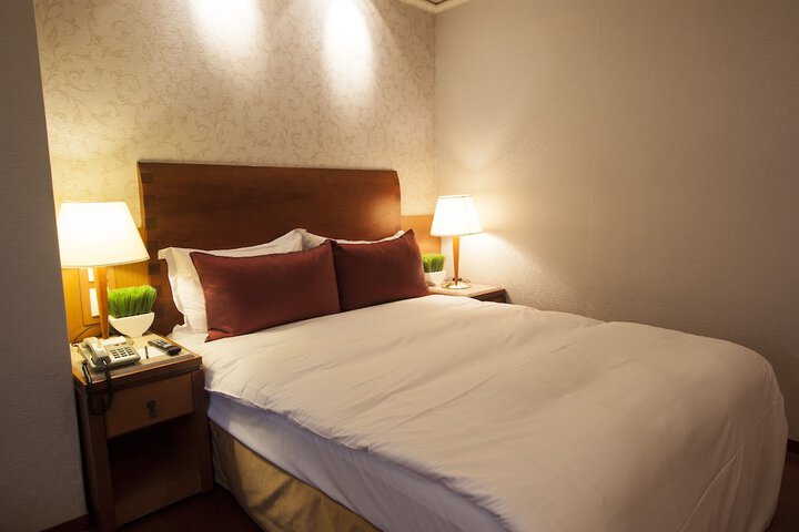 Room 18 of 30