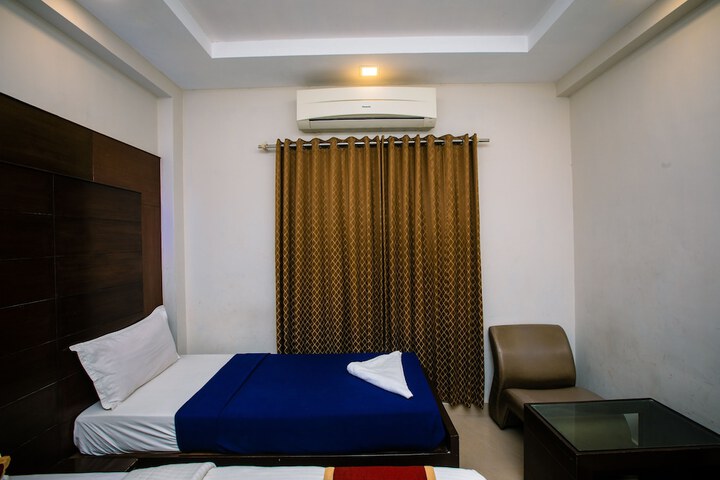 Room 9 of 30