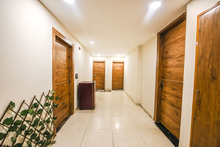 Hotel Interior 4 of 28