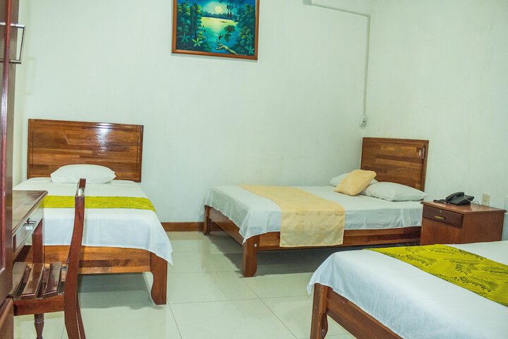Room 19 of 38