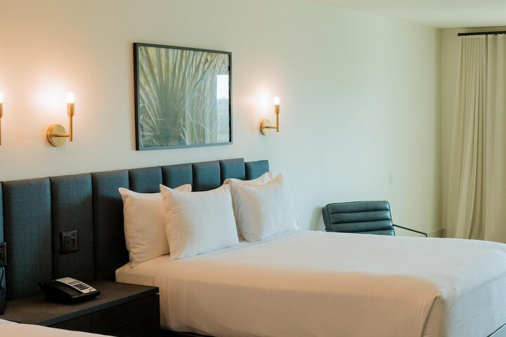 Room 41 of 220