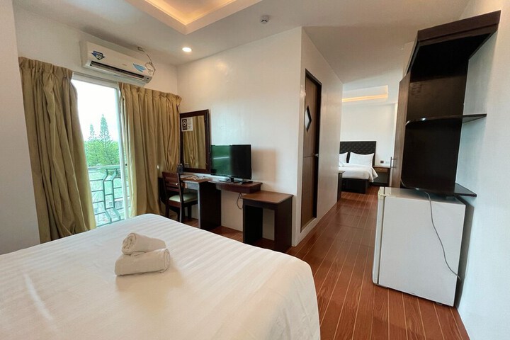 Room 19 of 79