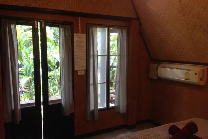 Room 8 of 75