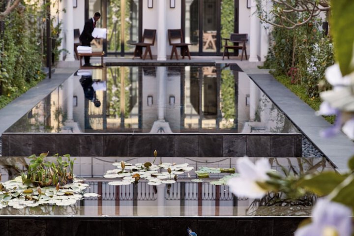 Hotel with Pool
