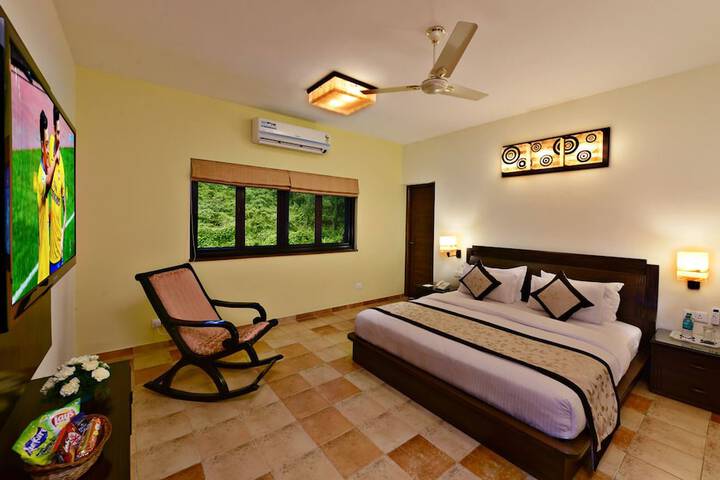 Room 3 of 34