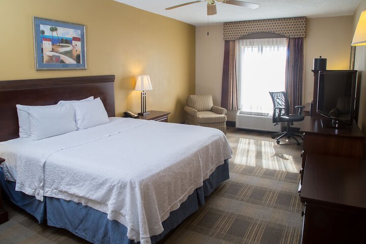 1 King Bed (14 of 39)