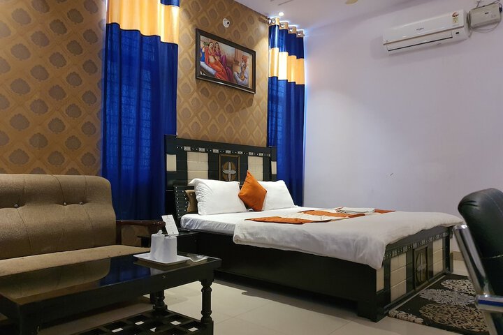 Room 15 of 35